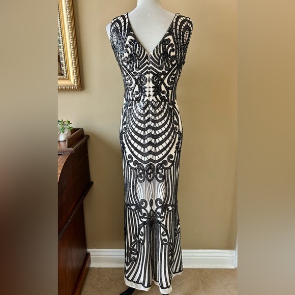 R&M Richards Two Tone Embellished Sequin Gown Maxi Dress Black Champagne Size 16 - Picture 10 of 16